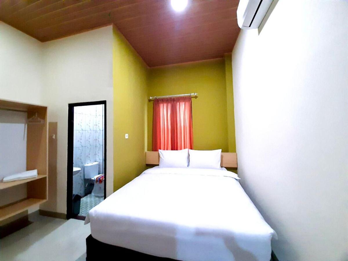 Hotel Sriwijaya 99 Palembang Kültér fotó