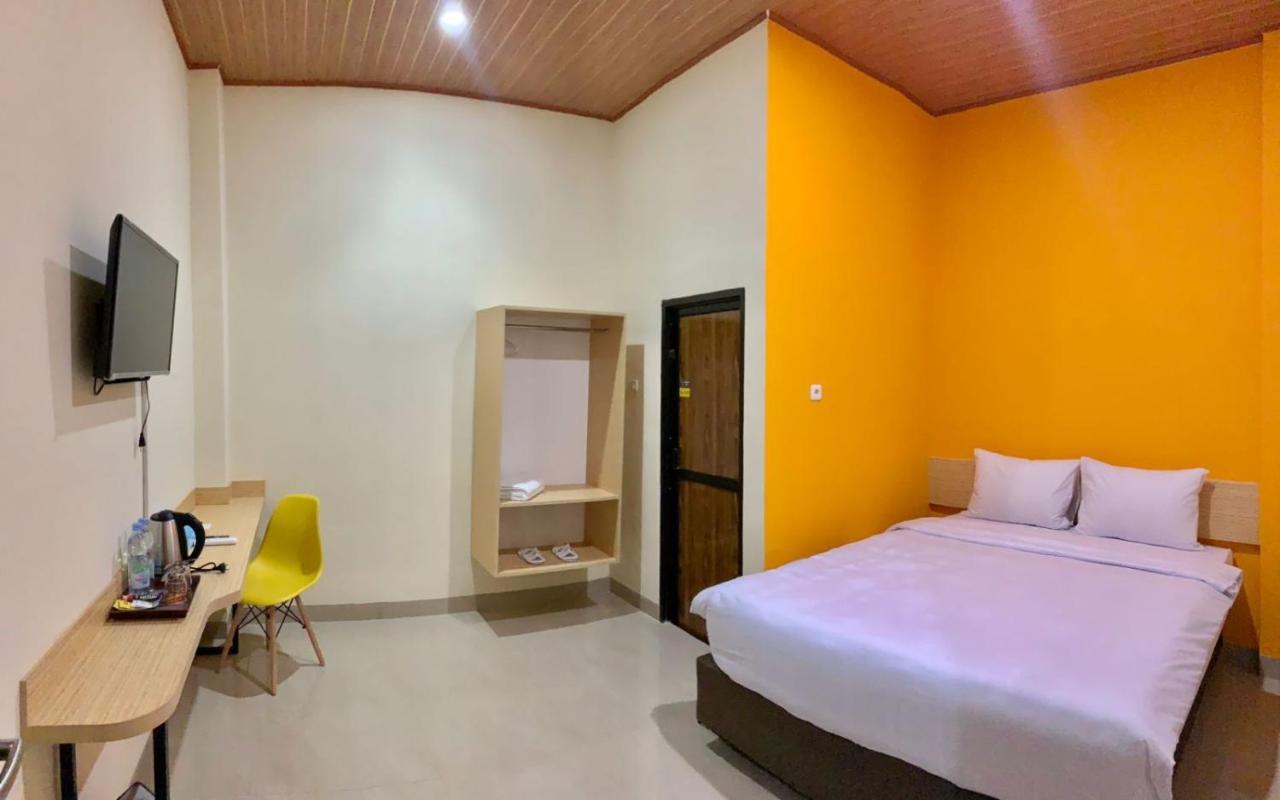 Hotel Sriwijaya 99 Palembang Kültér fotó