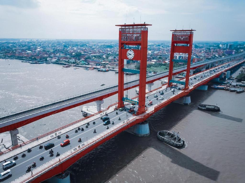 Hotel Sriwijaya 99 Palembang Kültér fotó